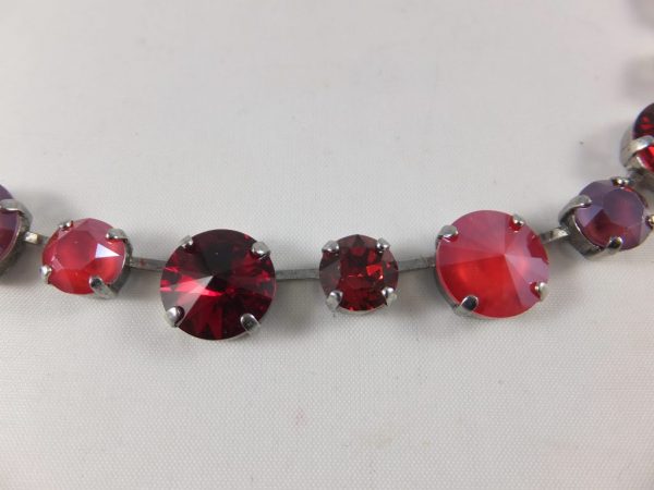 8165PH0 Halskette mit hochwertigen Glaskristallen rot