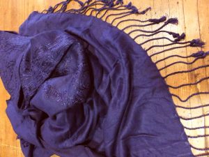 3324PS9 Schultertuch violett