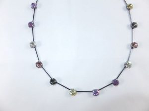 3025PH4A Halskette violett-gelb-rose-grau